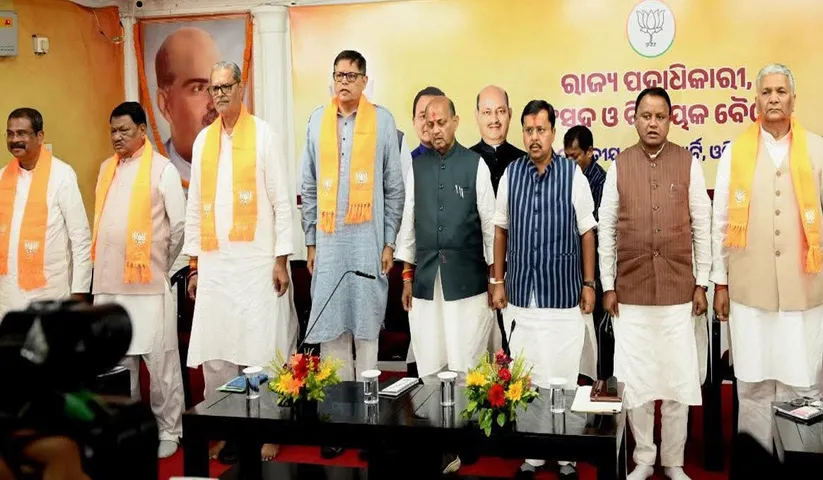 କର୍ମକର୍ତ୍ତାଙ୍କୁ ନବୀନ ଦେଲେ ୫ ଗୁରୁମନ୍ତ୍ର